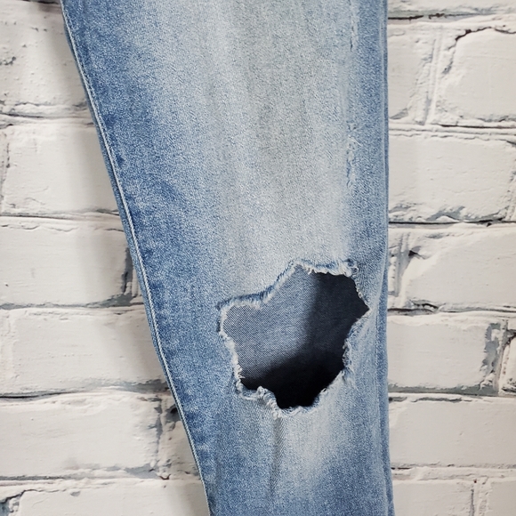 DL1961 Florence Cropped Skinny Jeans in Clifton - Picture 6 of 9